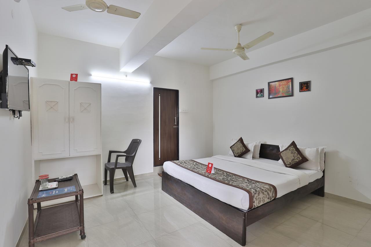 Nova Hotel Star Palace Rajkot Exteriör bild